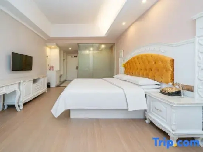Standard Double room with city view