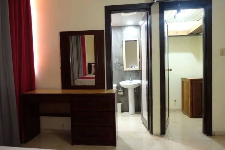 Aparta Hotel Drake