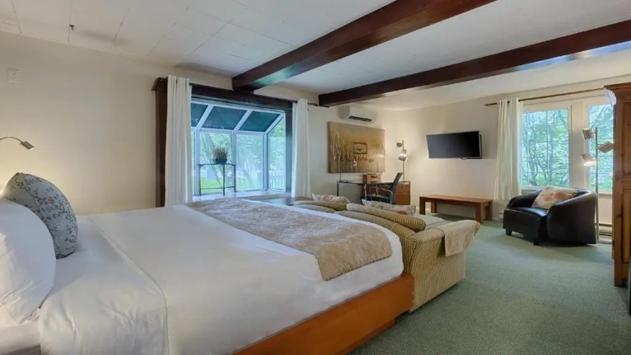 Classic Double Basement room