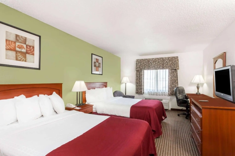 Standard Quadruple room