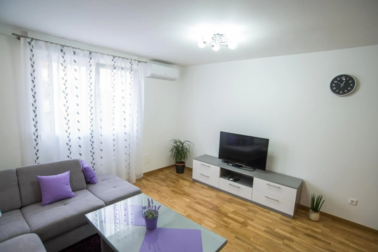 Too Sweet Apartment 1