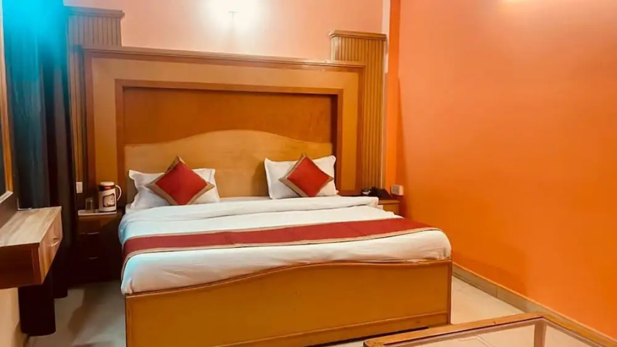 Gyan Hotel