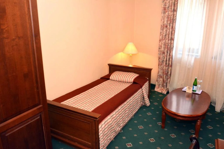 Atrium Hotel