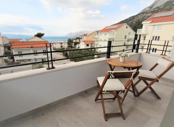 1 Bedroom Apartment with balcony and with view