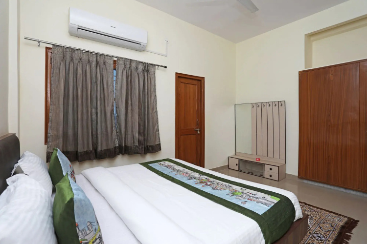 Urvi Apartments by OYO Rooms