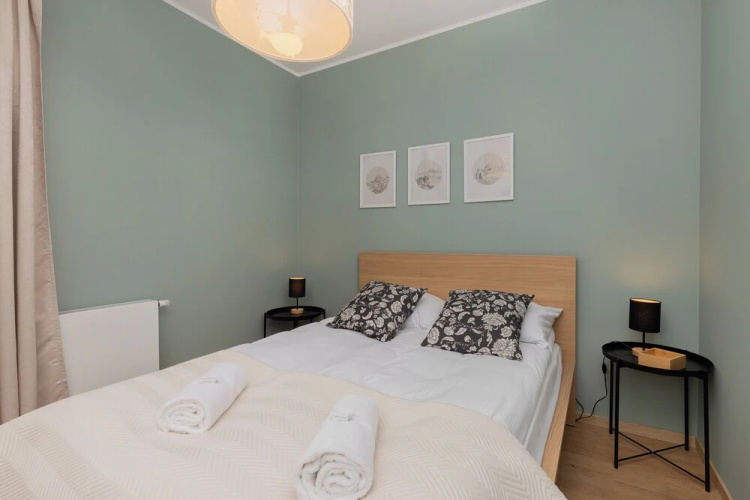 Bright Apartment Gdansk by Renters