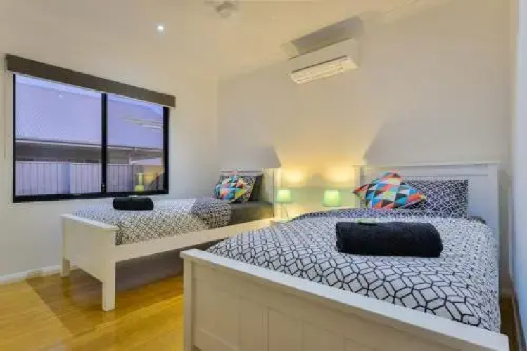 8 Kestrel Place