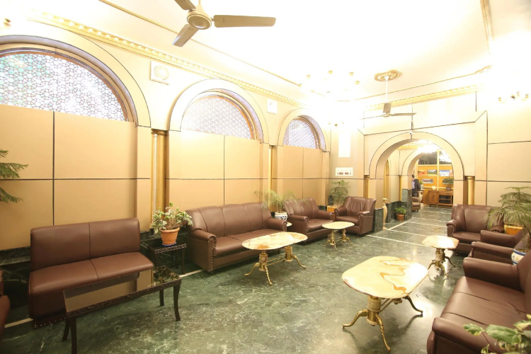 Capital O 37894 Hotel International