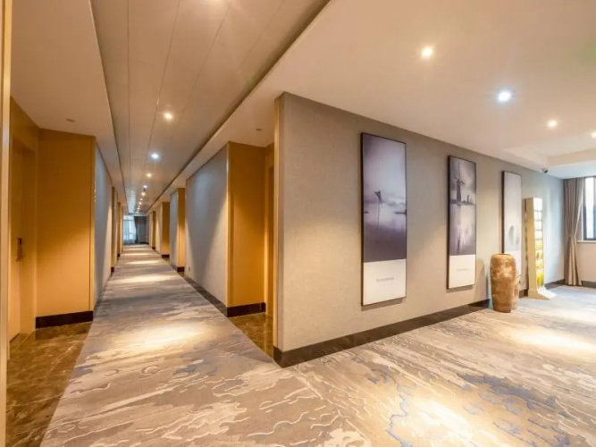 Shell Hotel Zhenjiang Danyang Baibaiban People Square