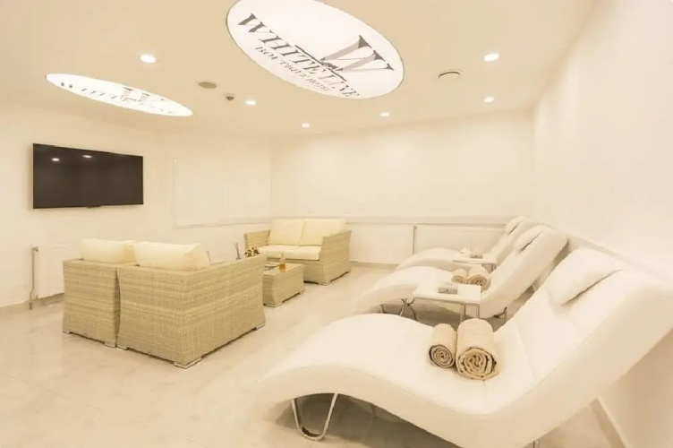 White Line Boutique Hotel