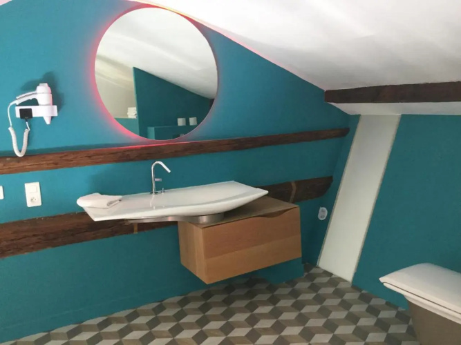 Room with a vue