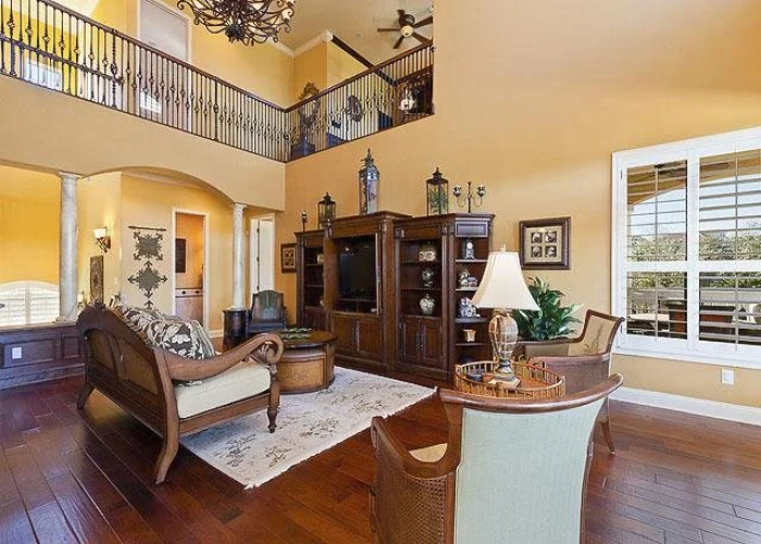 Tuscany By the Sea 5 Br home by RedAwning