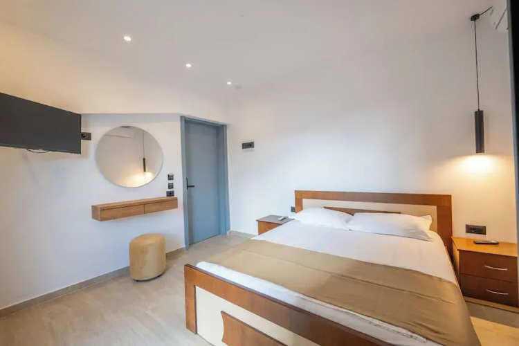 Hotel ENAD
