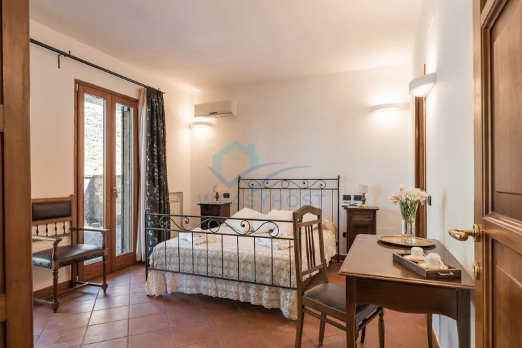 New Refined Villa Rayskaya In Monte Compatri