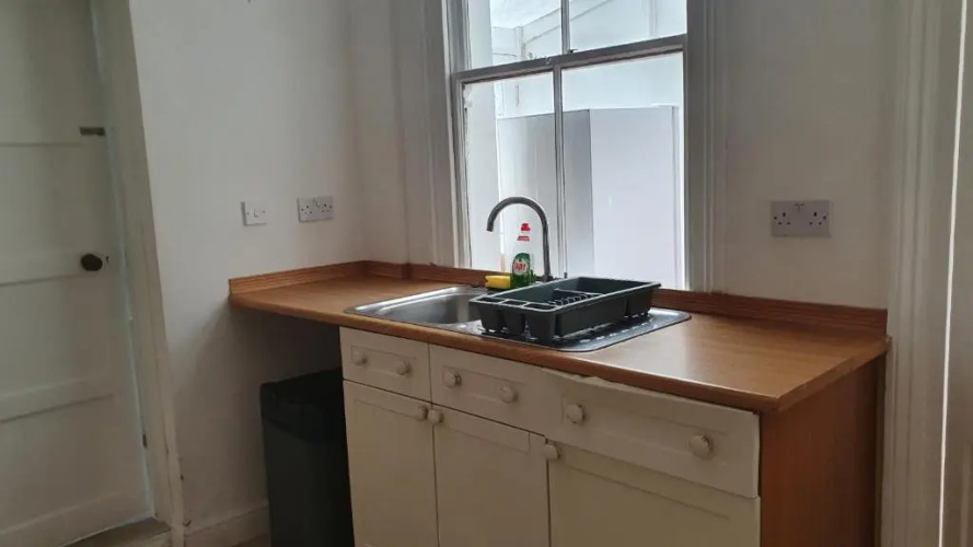 4 Bedroom Townhouse + Parking