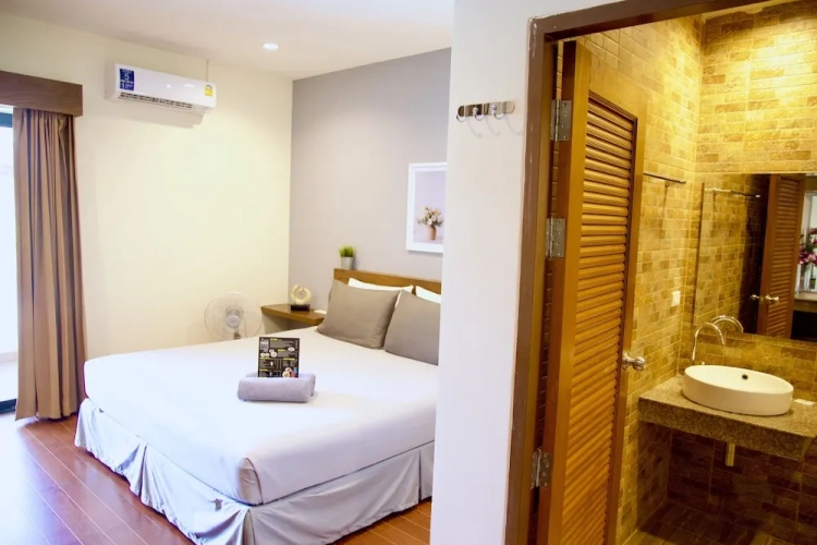 Superior Double room with balcony and with pool view