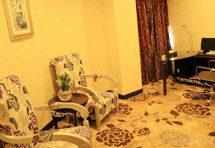 Yijia Hotel
