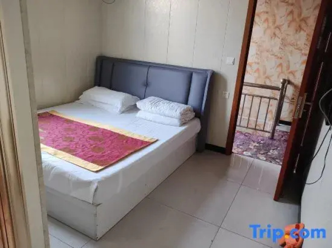 Lvliang Aiqinghai Theme Apartment