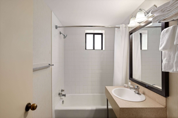 Travelodge By Wyndham Thunder Bay photo 10