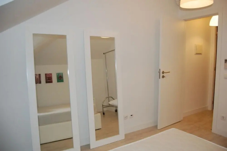 Wallis Apartments