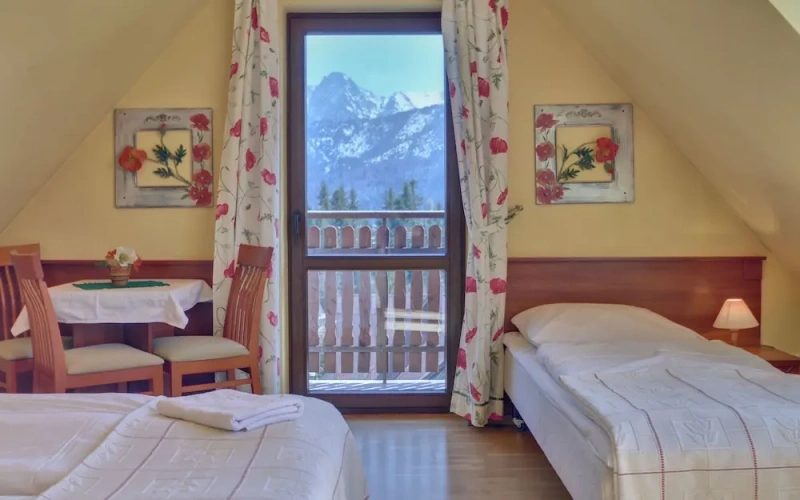 Standard Triple room with balcony and with mountain view