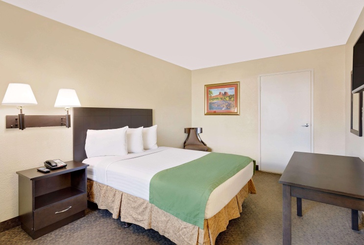 Howard Johnson by Wyndham Las Vegas Near The Strip photo 7