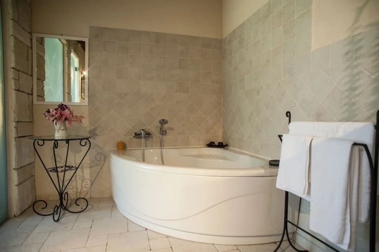 2 Bedrooms Family Apartment with pool view