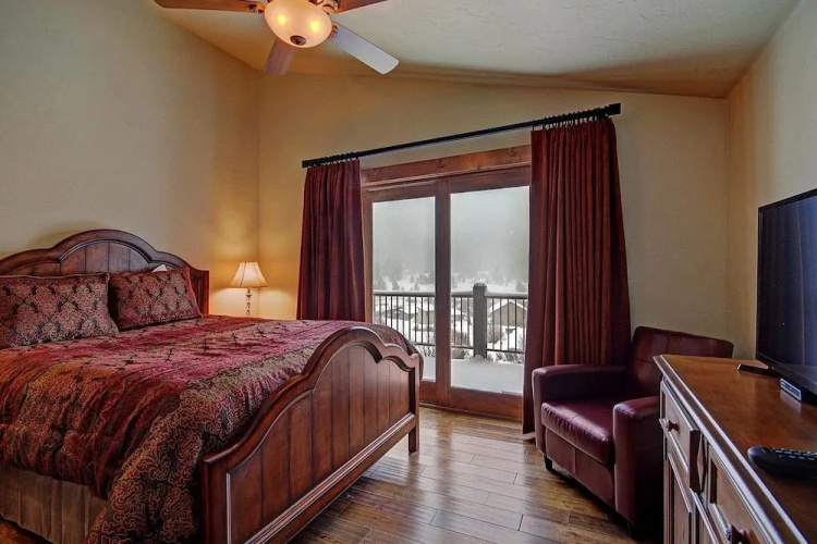 Casa De Plata 5 Bedroom Home by RedAwning