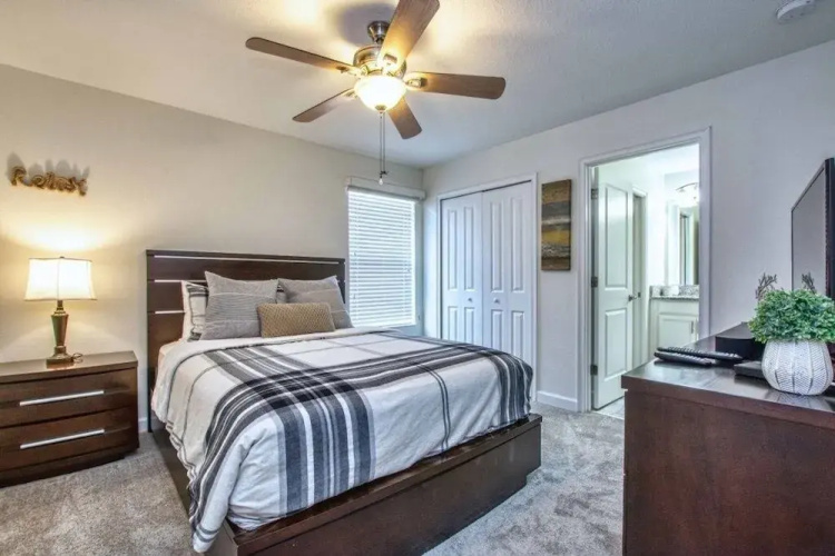 4912cg 5 Bedroom Home by RedAwning