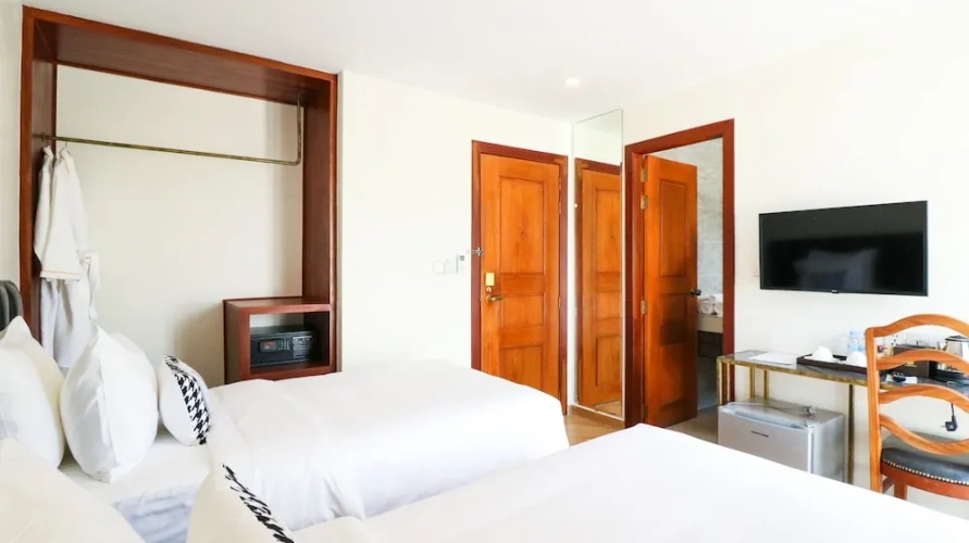 1 Bedroom Standard Double room with city view