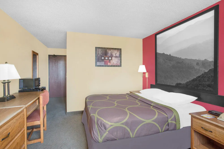 Super 8 Roanoke VA