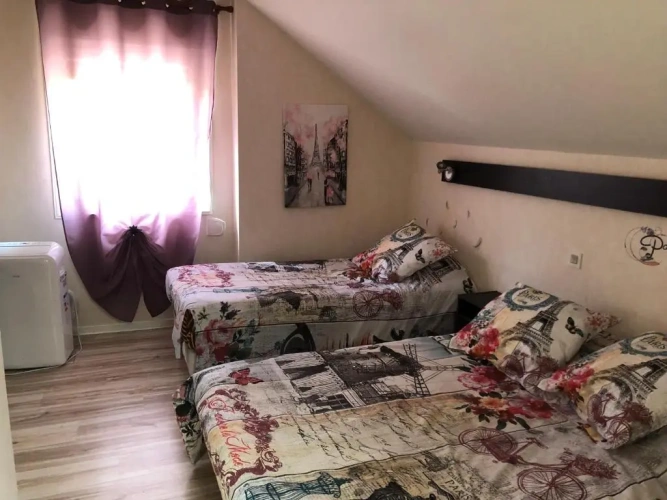 Standard Triple room