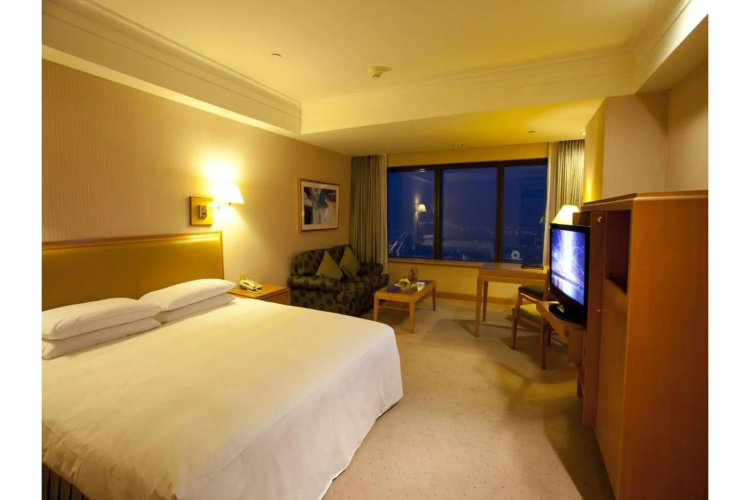 85 Sky Tower Hotel