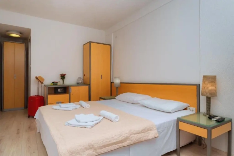 Standard Double Basement room