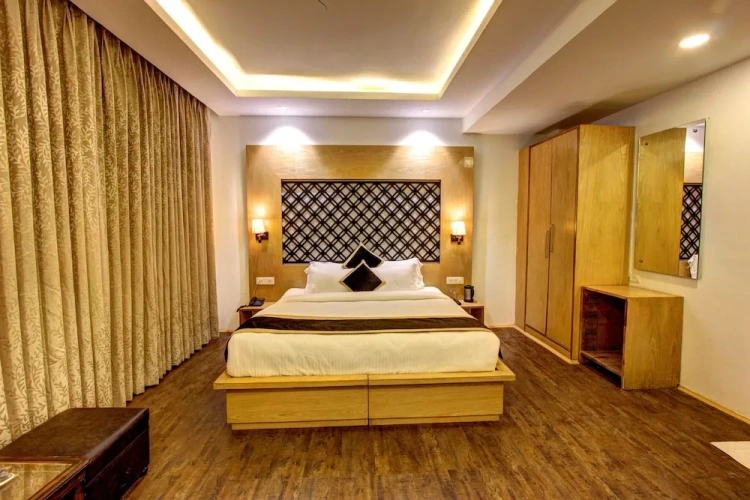 Grand room