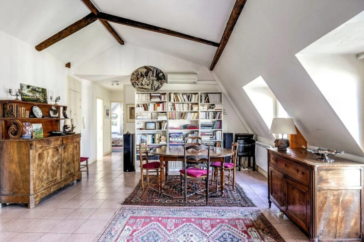 Rustic 3-bdr Family Apartment in Canal St. Martin