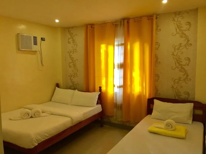 Standard Triple room