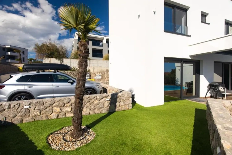 3 Bedrooms Villa