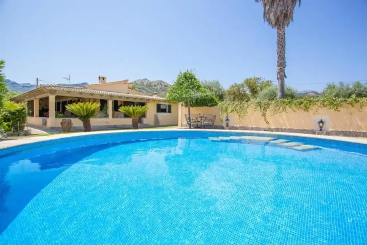 Villa in Pollensa With Private Pool & Views