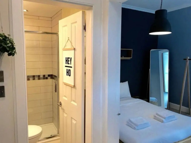 1 Bedroom Flat In Edinburghs New Town