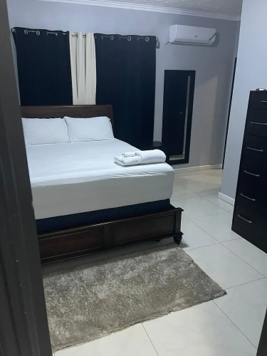 Impeccable 2-bed Apartment in Kingston With Pool
