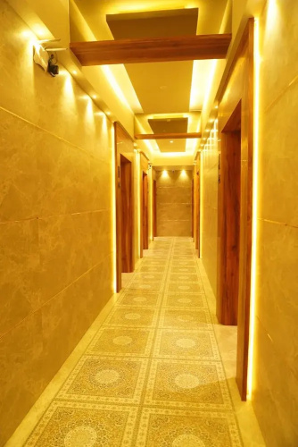 Hotel Regalia Suites