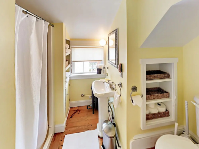 8 Roberts Avenue Home 2 Bedrooms 2 Bathrooms Home