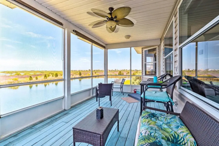2 Mi to Ocean: Home w/ Pool in Hernando Beach!