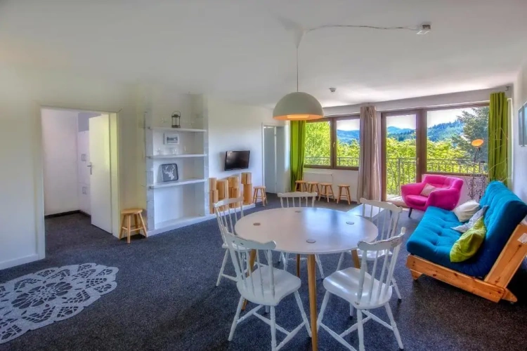 2 Bedrooms Apartment