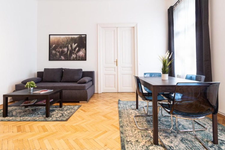 1 Bedroom Apartment