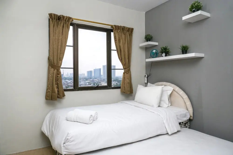 Spacious and Comfortable 2BR Puri Garden Apartment