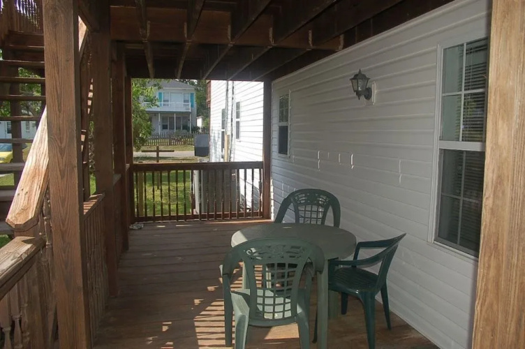 2055-1 Donna Kirk, Down Front - 2 Br Apts