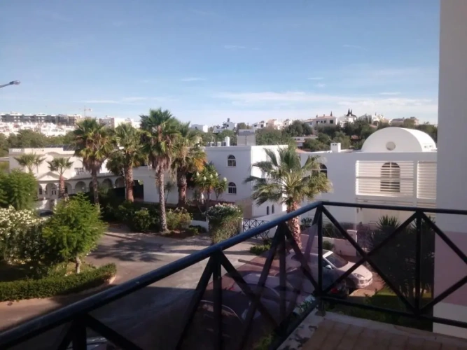 3 Bedrooms Apartment