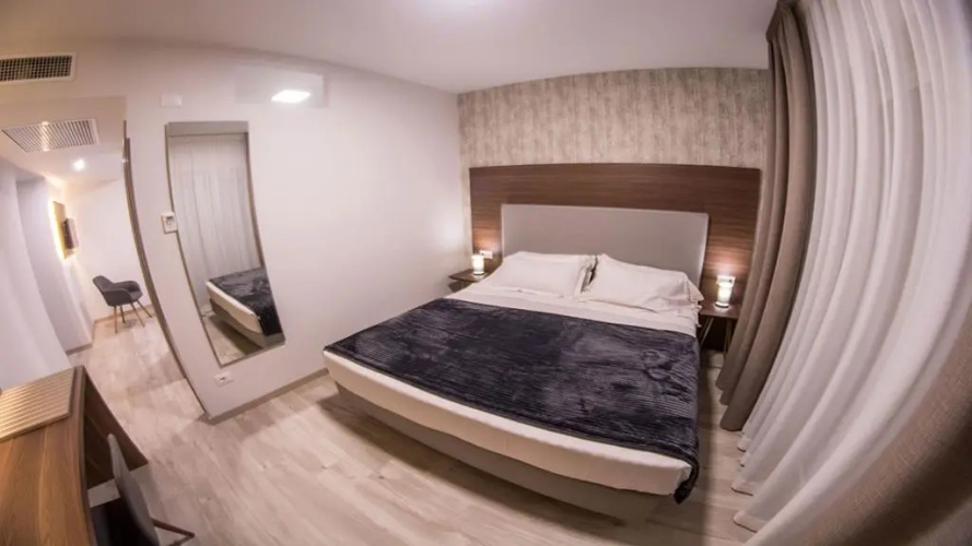 8 Room Hotel